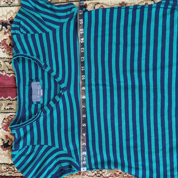 2/20 Anthropologie striped T - Picture 4 of 9